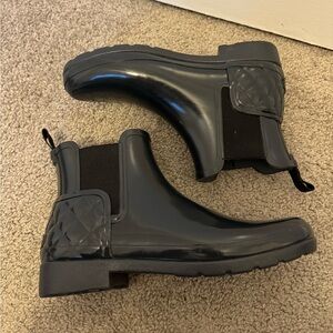 Hunter Chelsea quilted short boots size 9